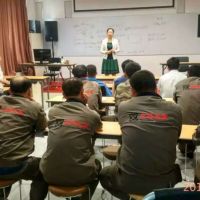 ���x����ƸՈ��̩��Ӣ��У���ں��Ӽ��g(sh��)��Ӗ(x��n)����